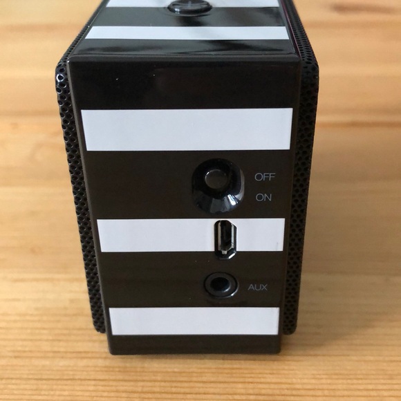 Kate Spade ♠️ Bluetooth speaker - Picture 4 of 5